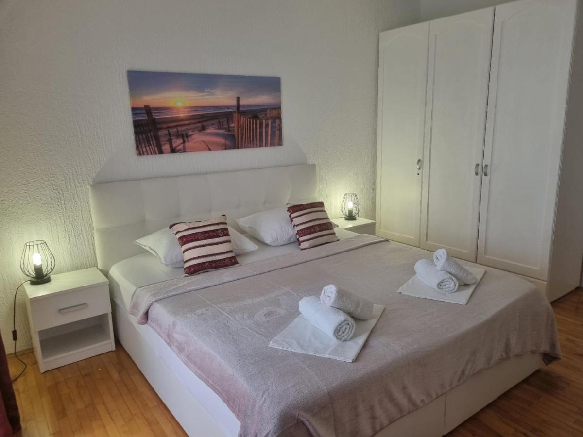 Apartment Rita Senj  Extérieur photo